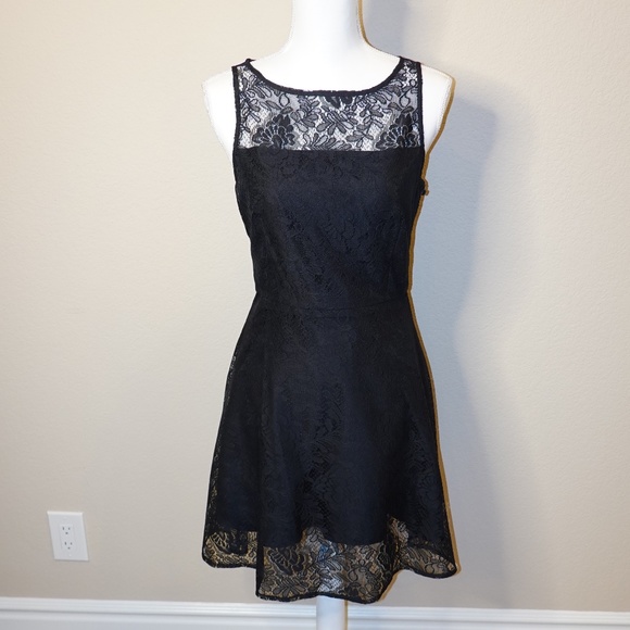 BB Dakota Dresses & Skirts - BB Dakota Black Lace Sleeveless Fit & Flare Dress Size 2